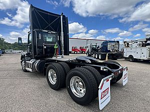2027 Peterbilt 579