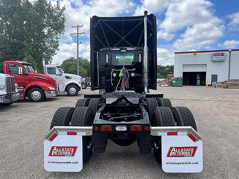 2027 Peterbilt 579