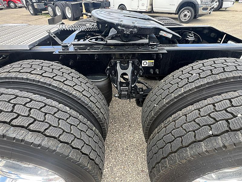 2027 Peterbilt 579