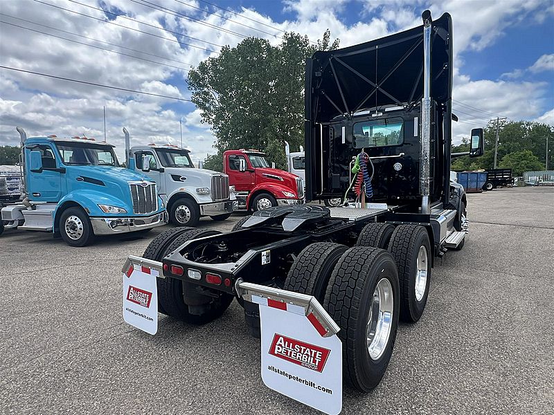 2027 Peterbilt 579