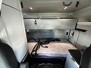 2027 Peterbilt 579