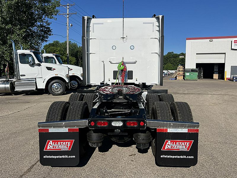 2027 Peterbilt 579