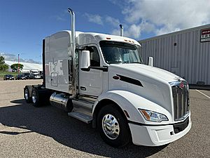 2027 Peterbilt 579
