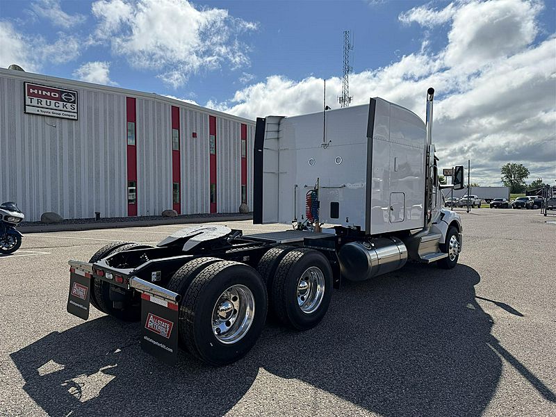 2027 Peterbilt 579