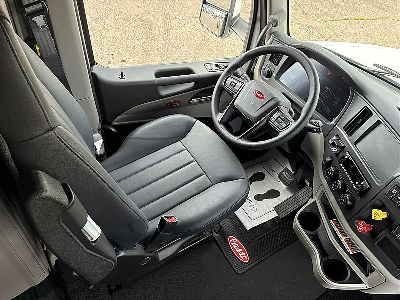 2027 Peterbilt 567