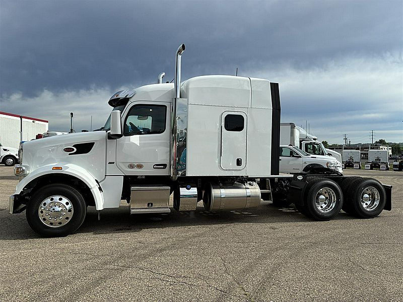 2027 Peterbilt 567
