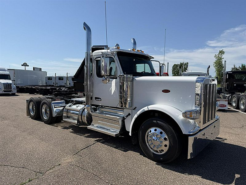 2027 Peterbilt 589