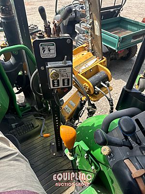 2016 John Deere 5075M