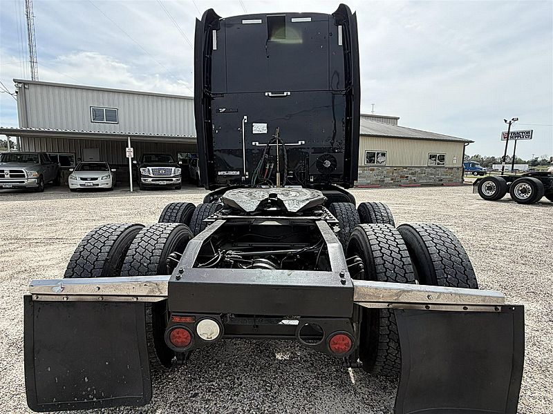 2015 Peterbilt 587
