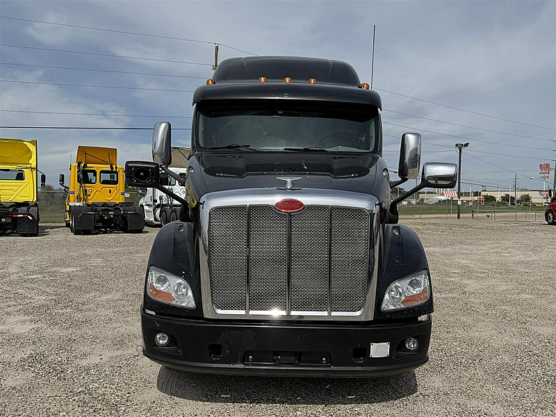 2015 Peterbilt 587