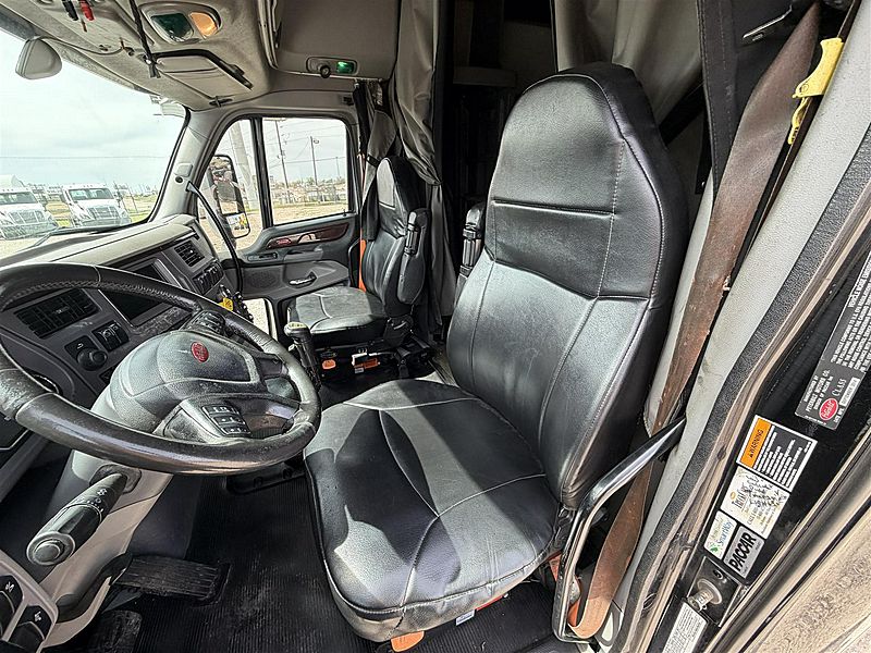 2015 Peterbilt 587
