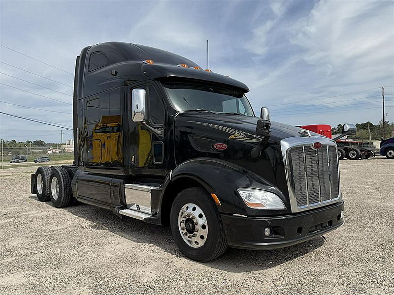 2015 Peterbilt 587