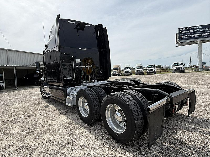 2015 Peterbilt 587
