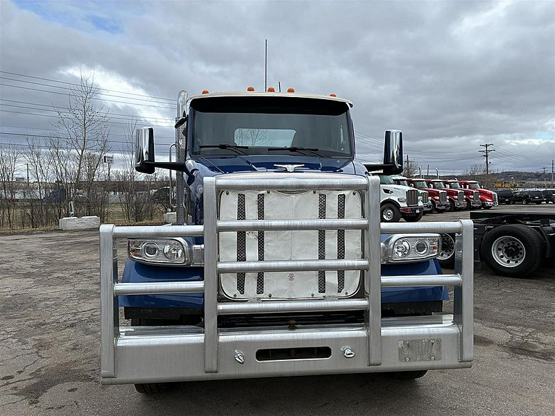 2023 Peterbilt 567