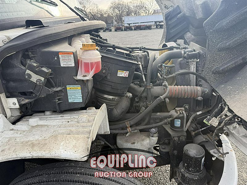 2021 Freightliner M2