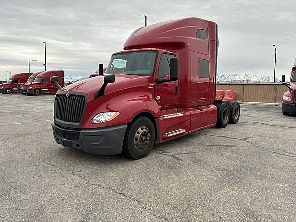 2022 International LT625 - Sleeper Truck
