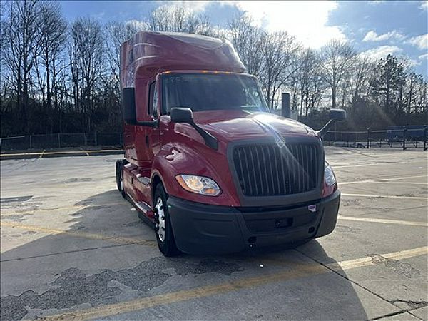2022 International LT625 - Sleeper Truck
