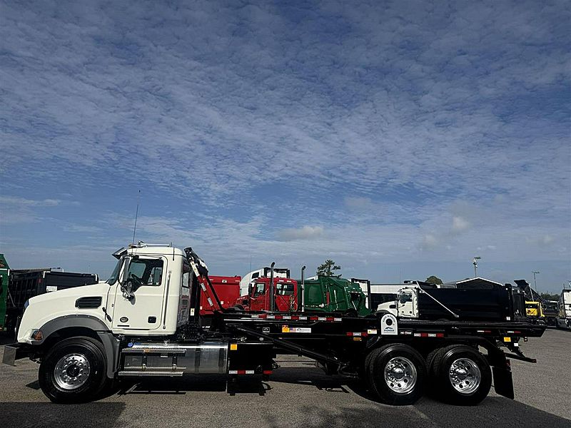 2027 Mack GR64B