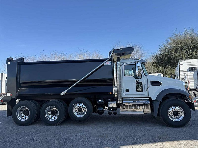 2027 Mack GR84F