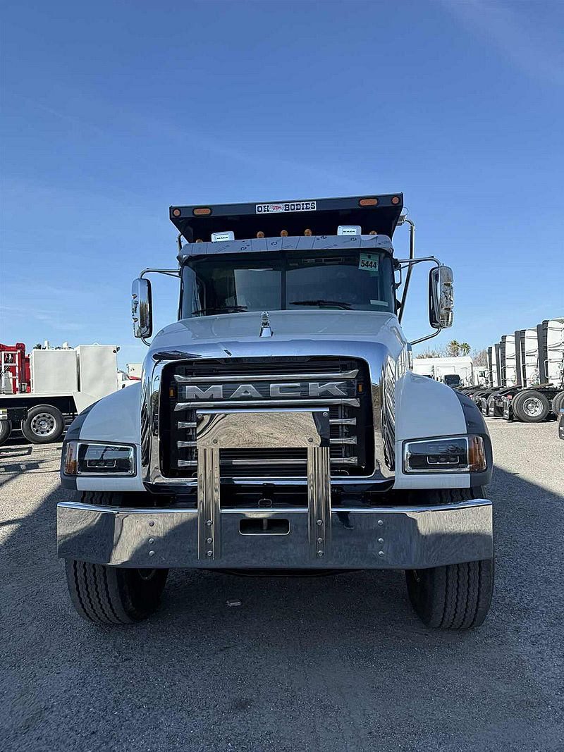 2027 Mack GR84F