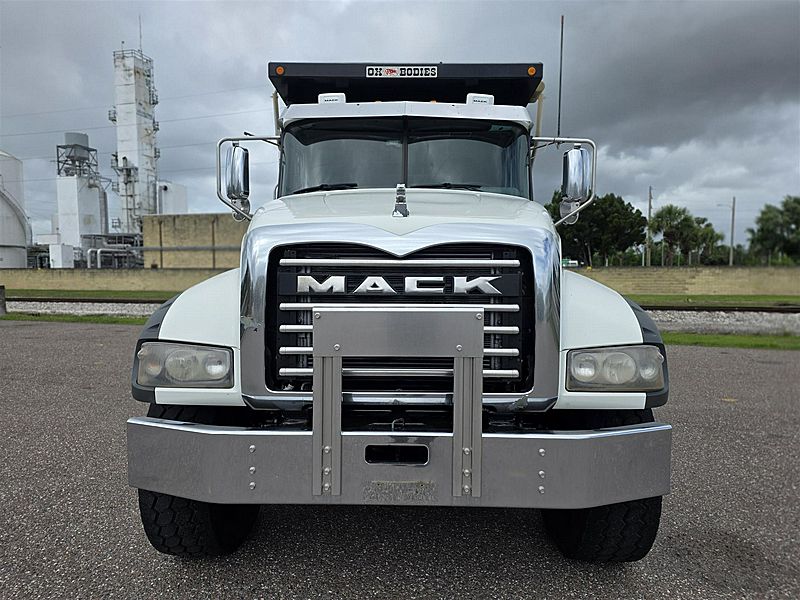 2020 Mack GR84F