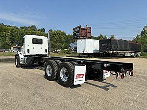 2027 Peterbilt 567