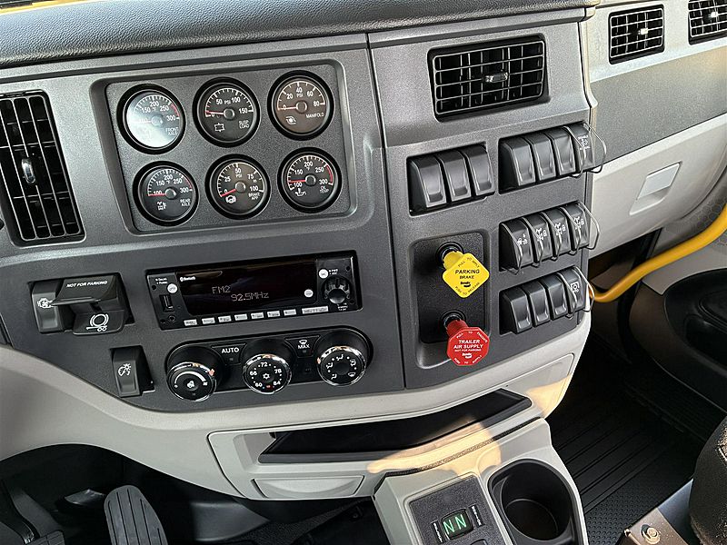 2027 Peterbilt 567