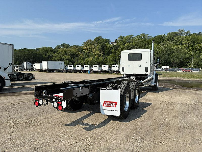 2027 Peterbilt 567