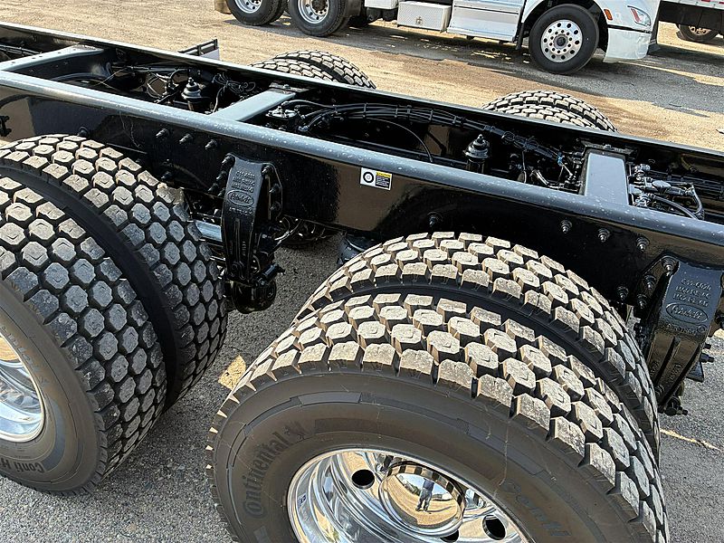 2027 Peterbilt 567