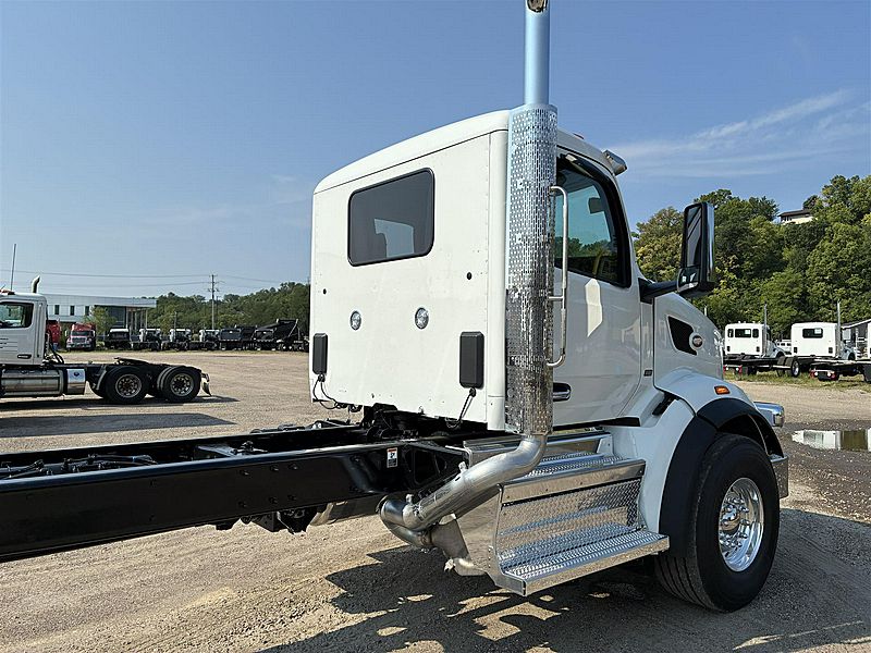 2027 Peterbilt 567