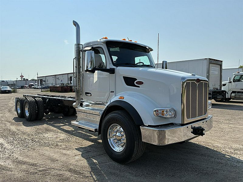 2027 Peterbilt 567