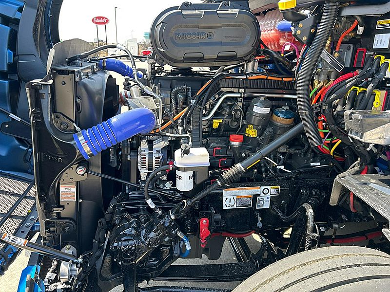 2027 Peterbilt 579