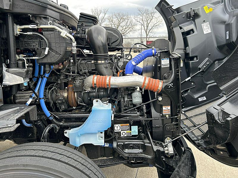 2027 Peterbilt 579