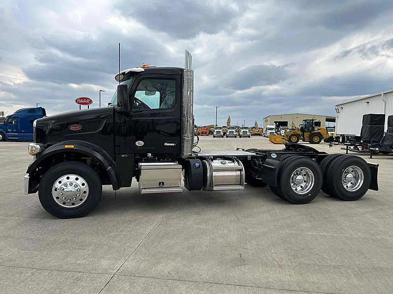 2027 Peterbilt 567