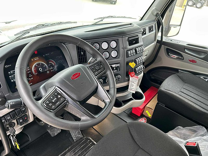 2027 Peterbilt 567