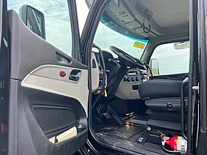 2027 Peterbilt 579
