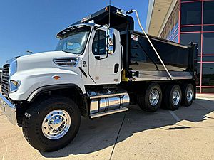 2026 Freightliner 114SD - Box Truck
