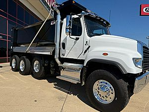 2026 Freightliner 114SD - Box Truck