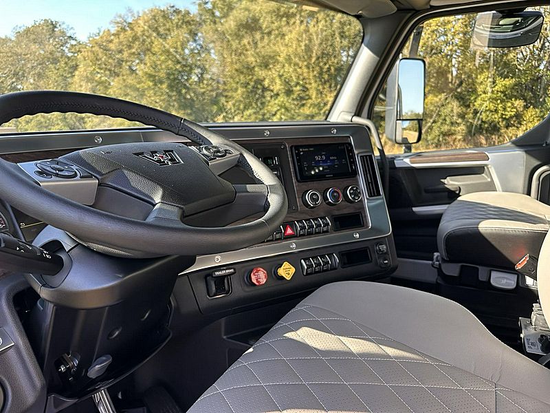 2027 Western Star 47X
