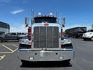 2016 Peterbilt 389 - Sleeper Truck