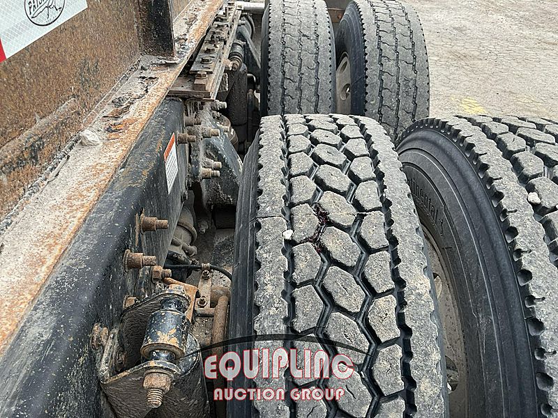 2003 Freightliner CST112