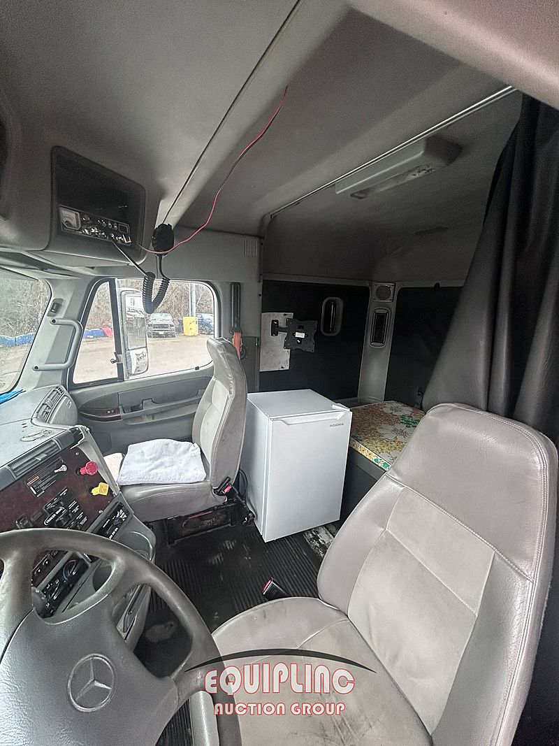 2003 Freightliner CST112