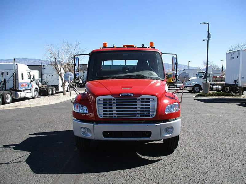 2020 Freightliner M2 106