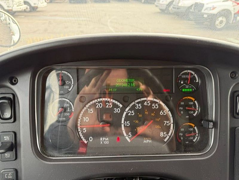 2020 Freightliner M2 106
