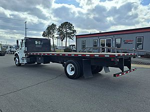 2021 Freightliner M2 106