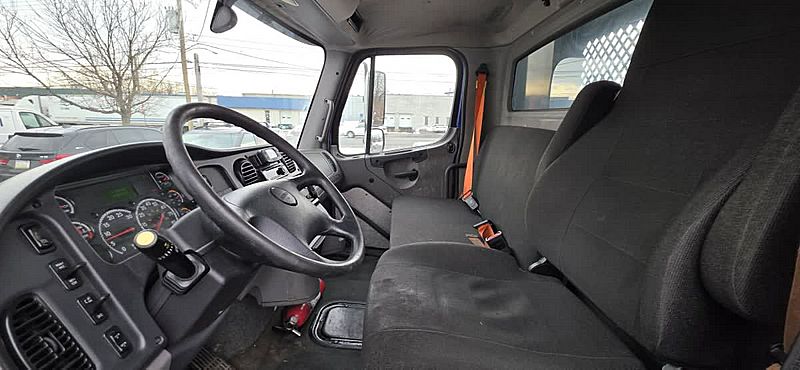 2021 Freightliner M2 106
