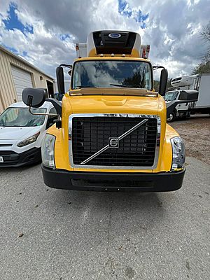 2016 Volvo VNL64T - Refrigerated Van