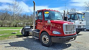 2017 Freightliner M2 112 - Day Cab