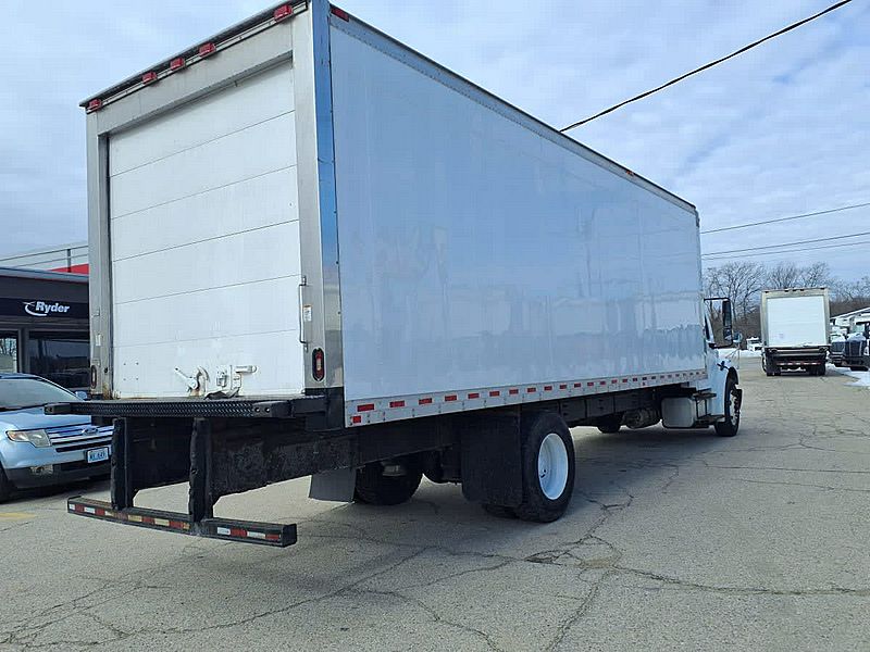 2018 Freightliner M2 106