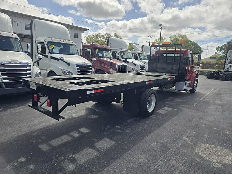 2019 Freightliner M2 106